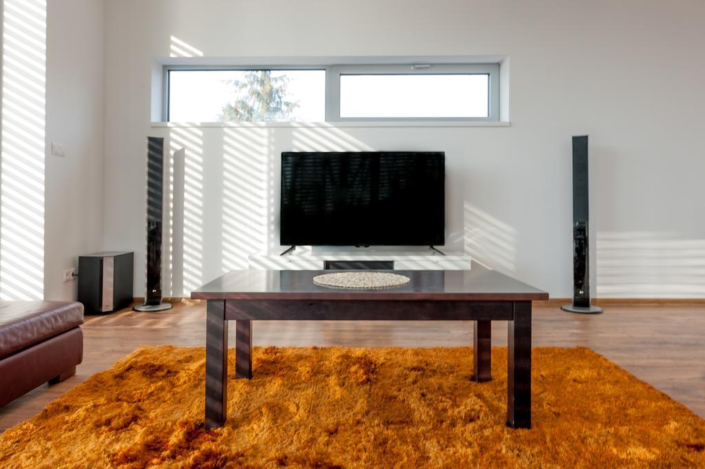 Villa Ladoven Luxusny Apartman 124M2 Martin Exterior photo