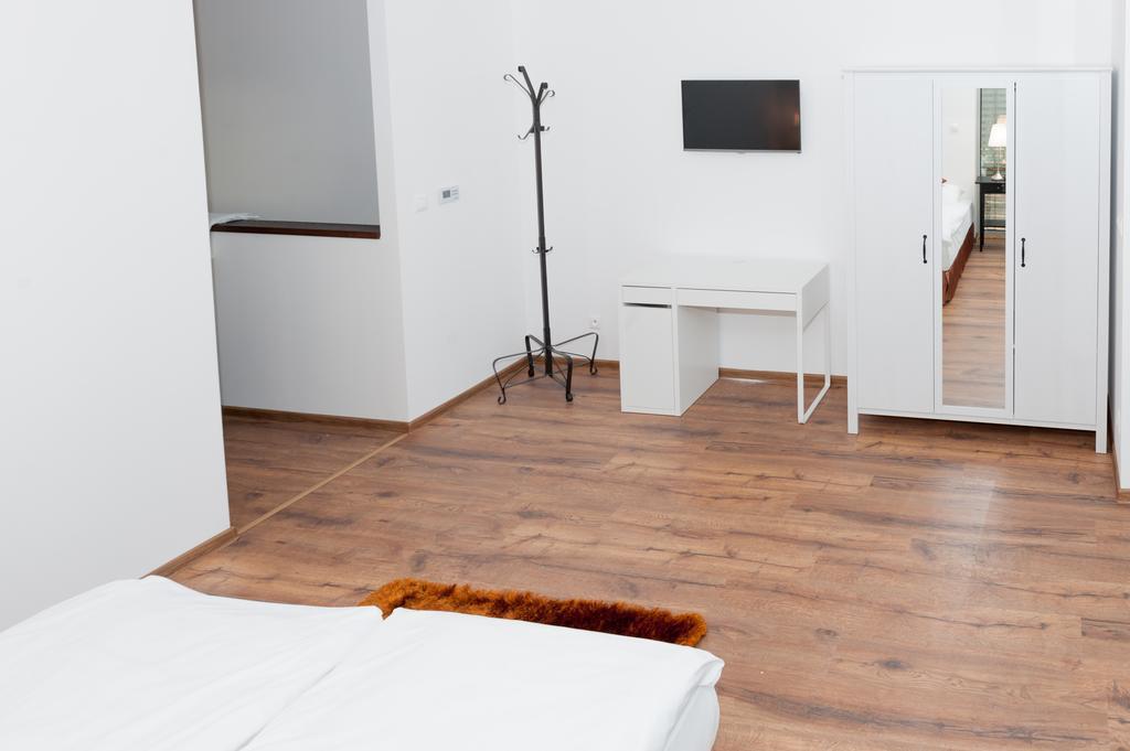 Villa Ladoven Luxusny Apartman 124M2 Martin Exterior photo