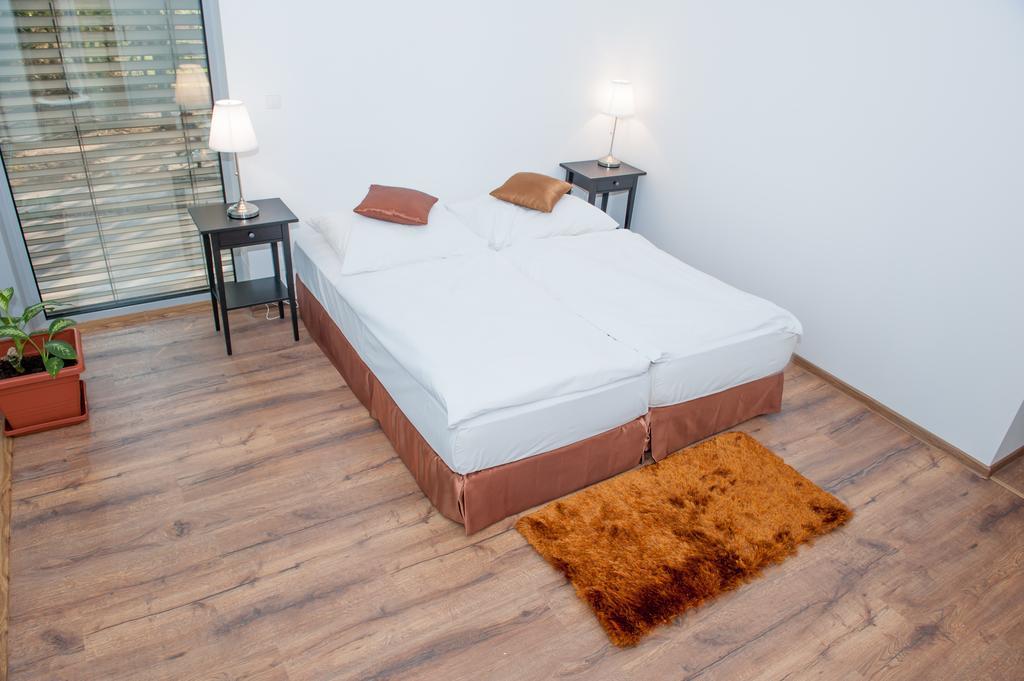 Villa Ladoven Luxusny Apartman 124M2 Martin Exterior photo