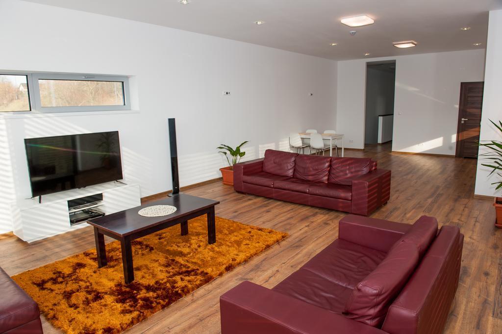 Villa Ladoven Luxusny Apartman 124M2 Martin Exterior photo
