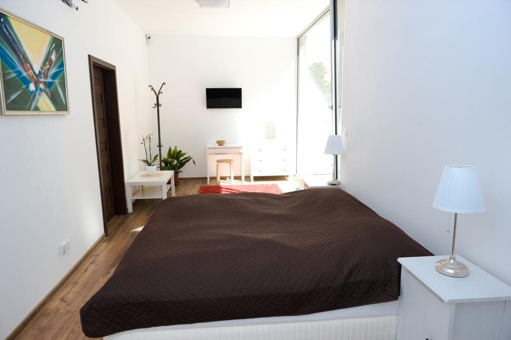 Villa Ladoven Luxusny Apartman 124M2 Martin Exterior photo